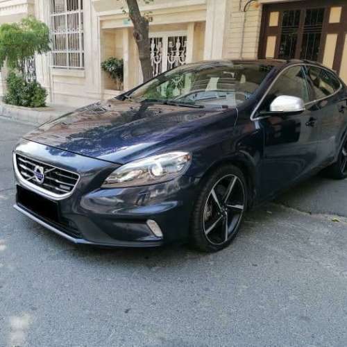 ولوو V40 مشابه صفر